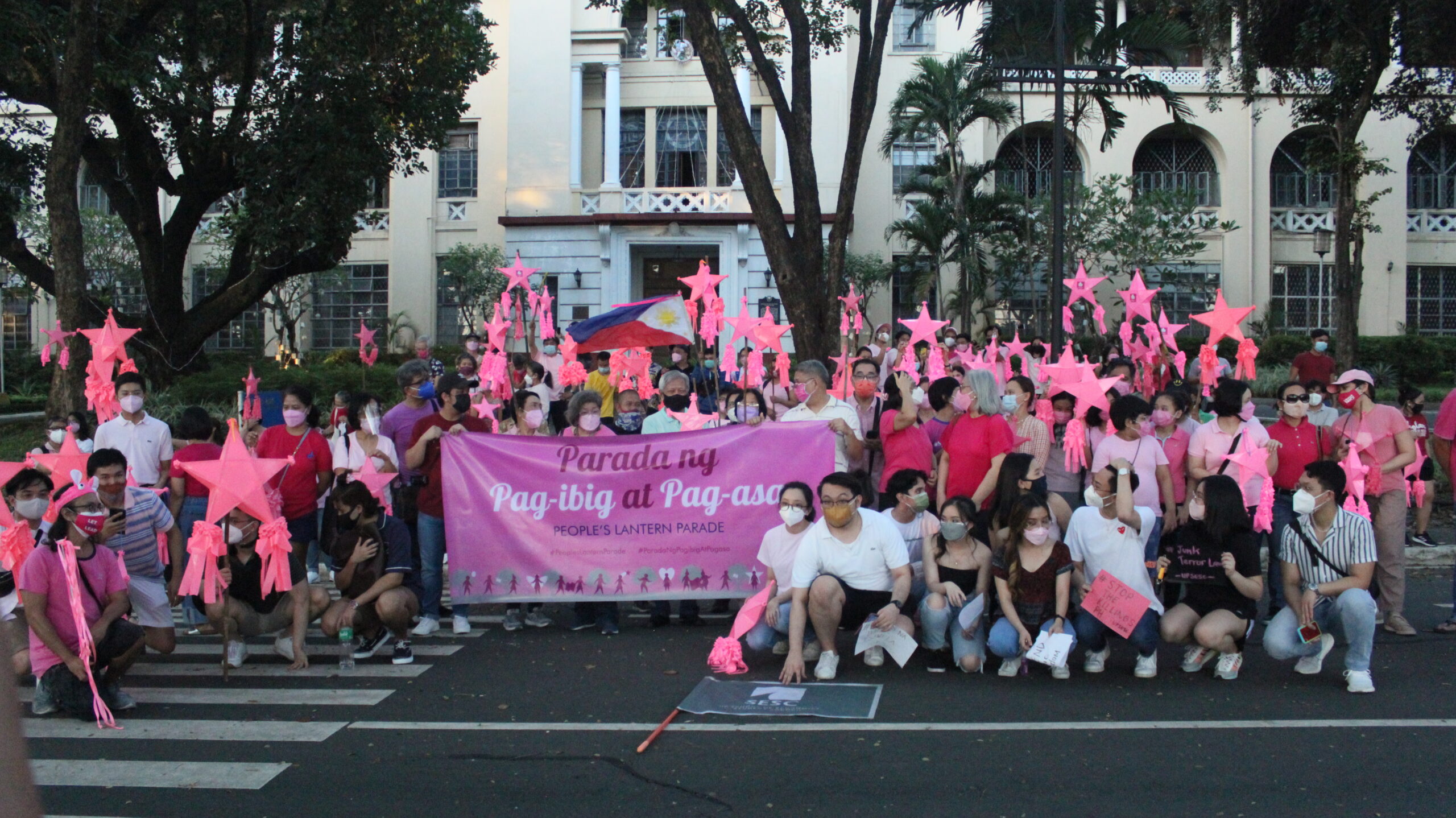 UP CSWCD, nagsagawa ng “historic” People’s Lantern Parade