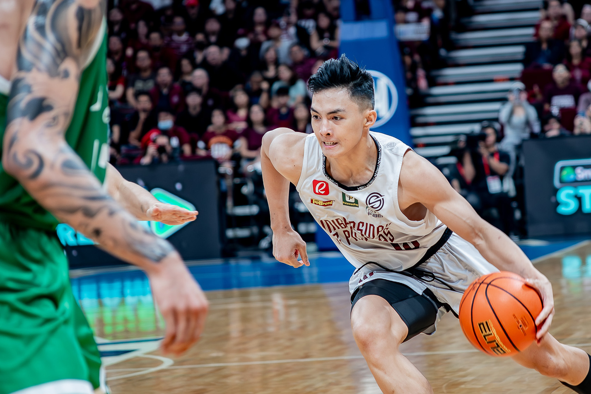 UP dominates DLSU in UAAP ’86 men’s basketball finals opener